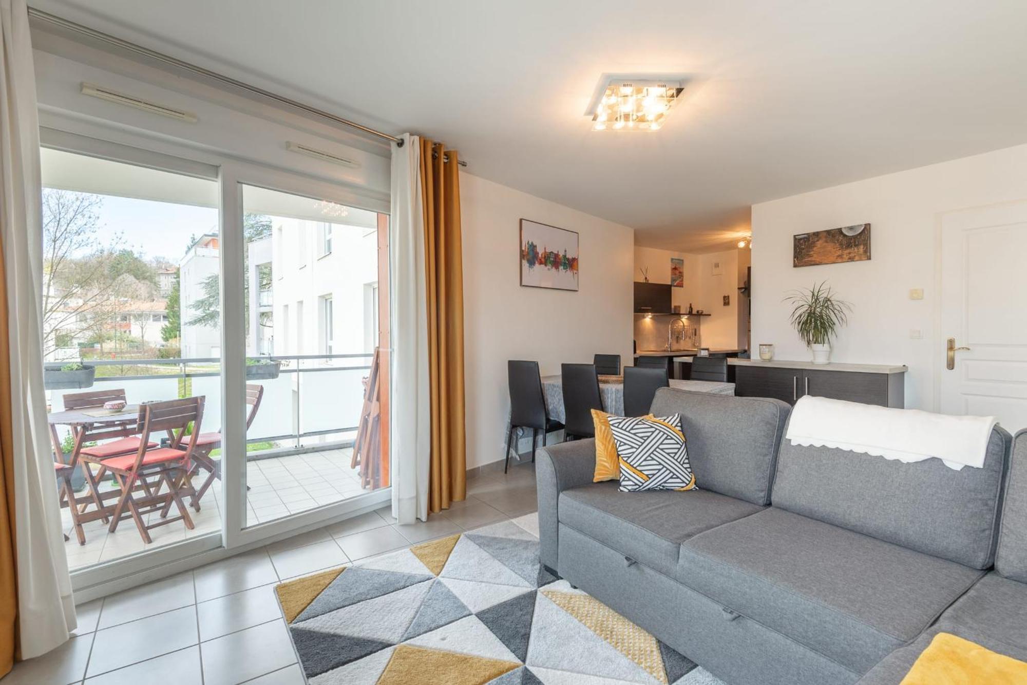 Appartement Joli T2 De 57 M Proche Et Vieille *