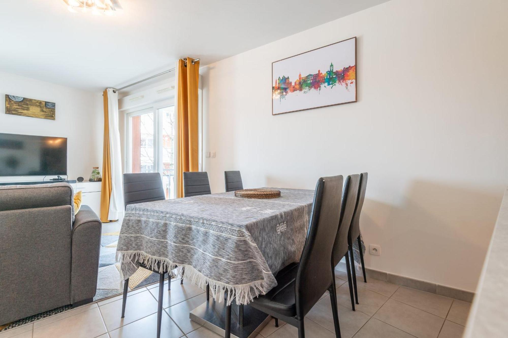 Appartement Joli T2 De 57 M Proche Et Vieille *