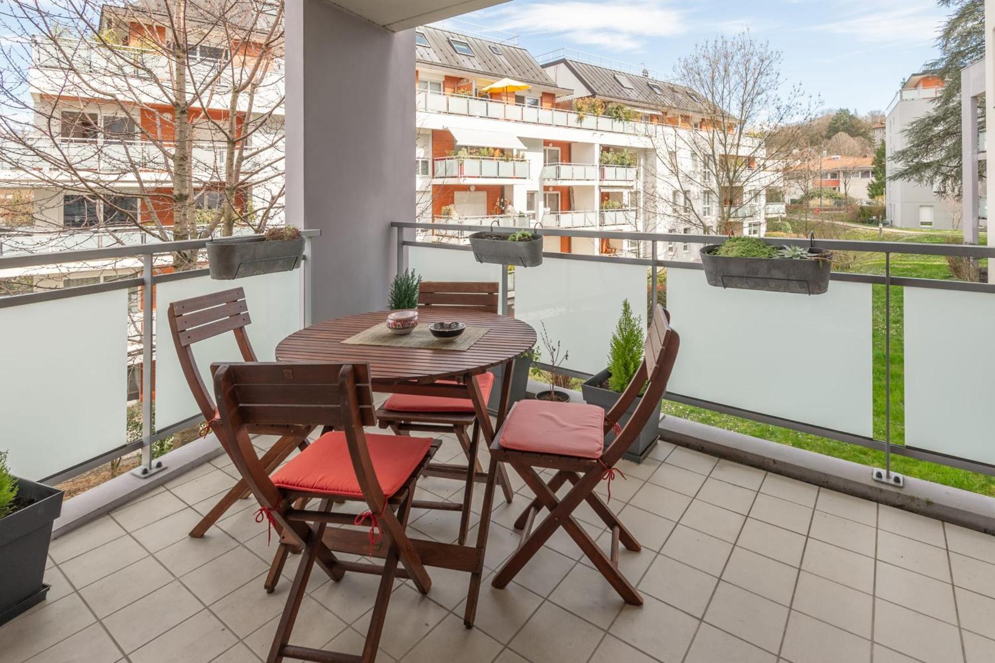 Appartement Joli T2 De 57 M Proche Et Vieille