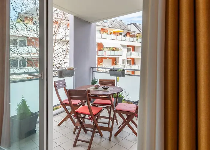 Joli T2 De 57 M Proche Lac Et Vieille Ville